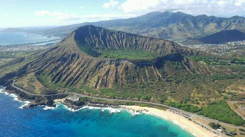 Turquoise Hawaiian ocean and coastline