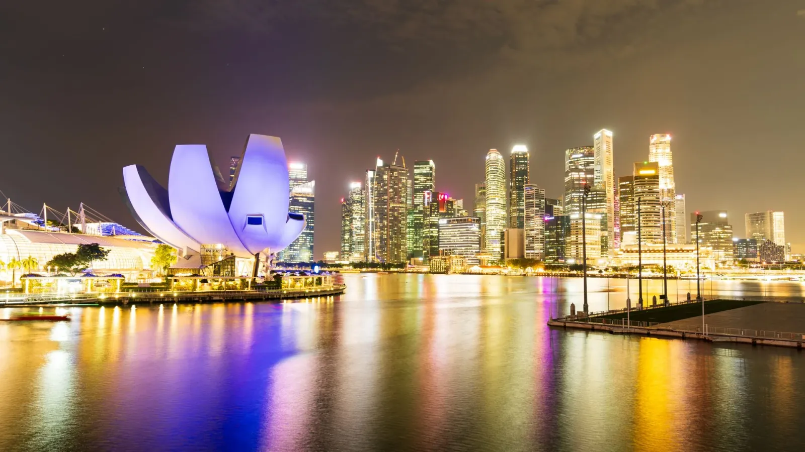Singapore Marina Bay Sands hotel and waterfront skyline